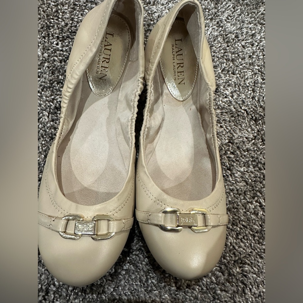 Lauren Ralph Lauren Women's Beige Flats with Gold Buckle